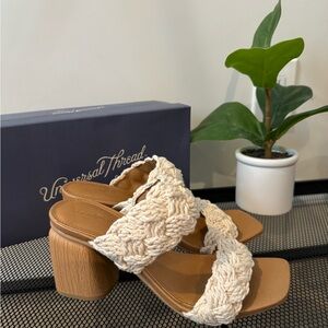 NWOT Universal Thread Stassi Mule Heels